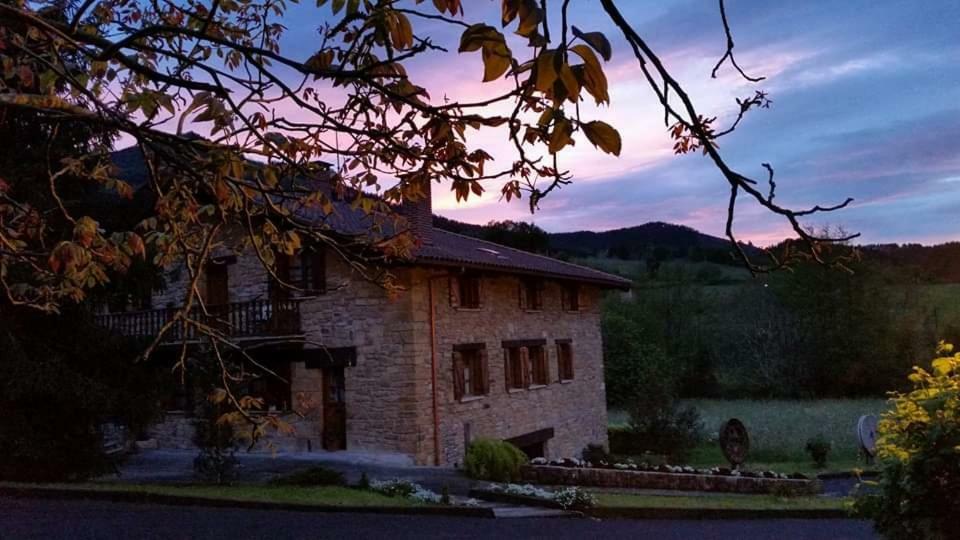 Agroturismo Iberreko Errota Мухика Экстерьер фото